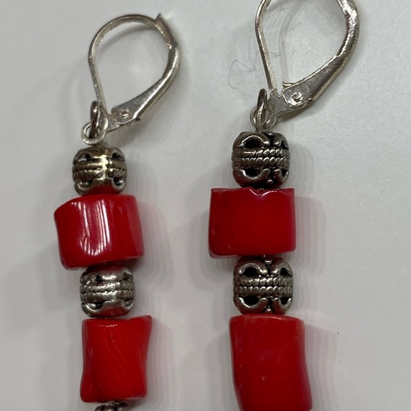 Elegant Red and Silver Dangle Earrings - Picture 5 of 7